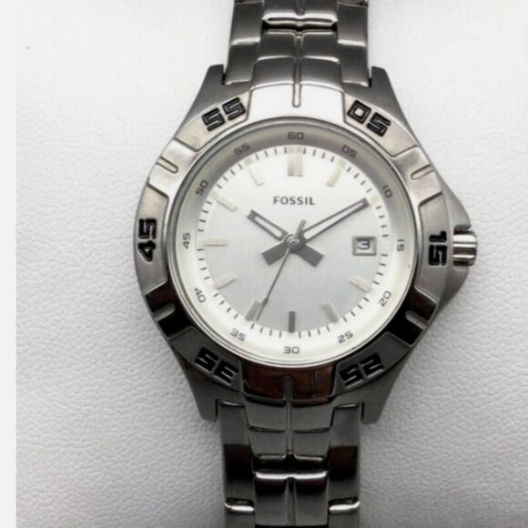 Fossil Watch Women 30mm Silver Tone Date PR-5339 New Battery 8" - Picture 1 of 7